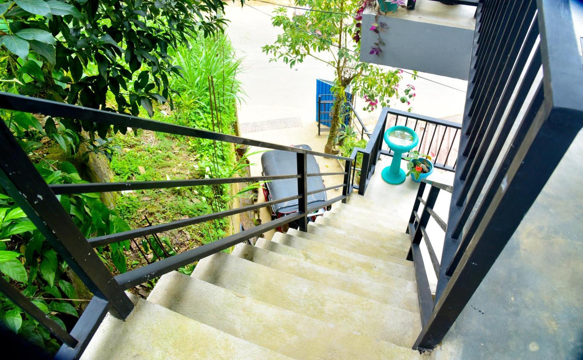 Breeze Blows Inn Ella Ngoại thất bức ảnh
